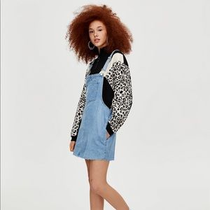 PULL& BEAR Denim overall dress!